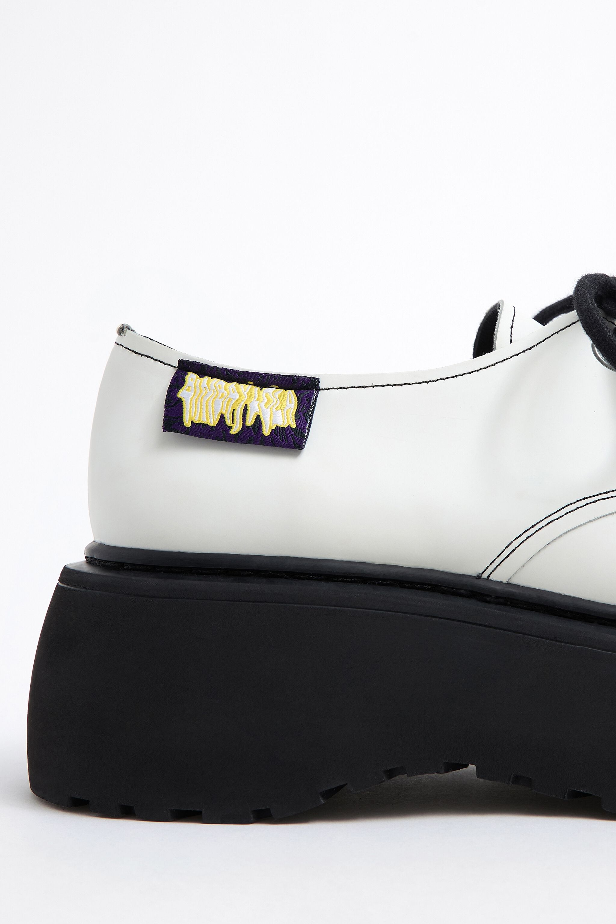 Zapato blucher plataforma blanco