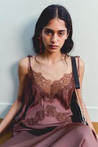 Vestido fluido encaje marr&oacute;n