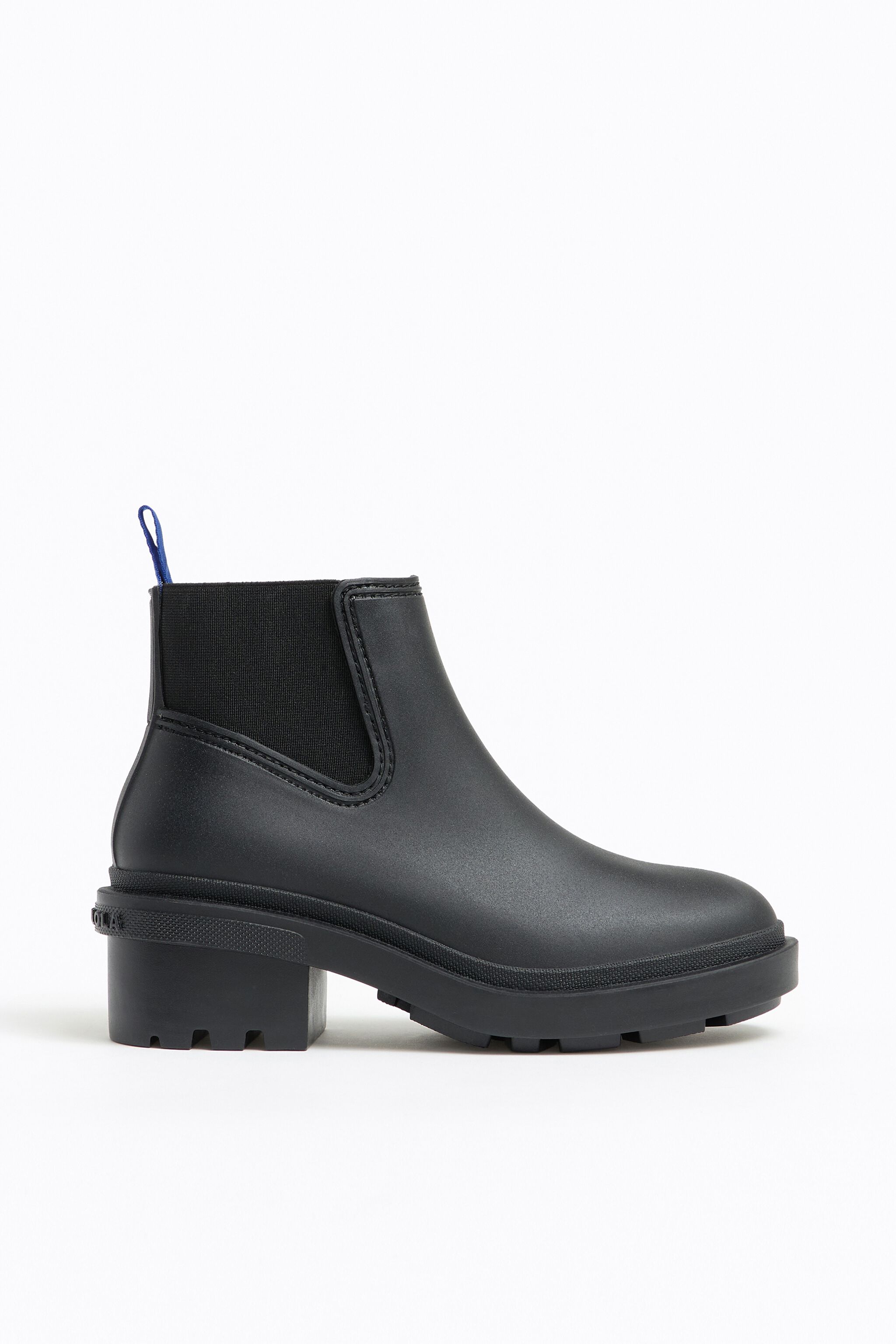 Bota agua negra