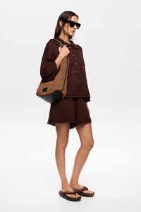 Polo crochet marrón oscuro