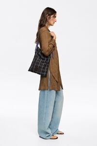 Bolso tote cuadros negro