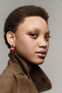 Pendientes coraz&oacute;n y flecha dorados