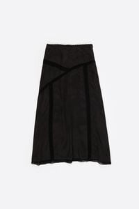 Falda midi encajes negro lavado