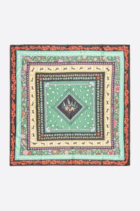 Pa&ntilde;uelo flores marcos conc&eacute;ntricos verde