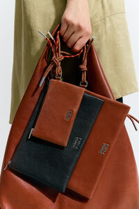 Monedero piel castaña Monedero piel castaña