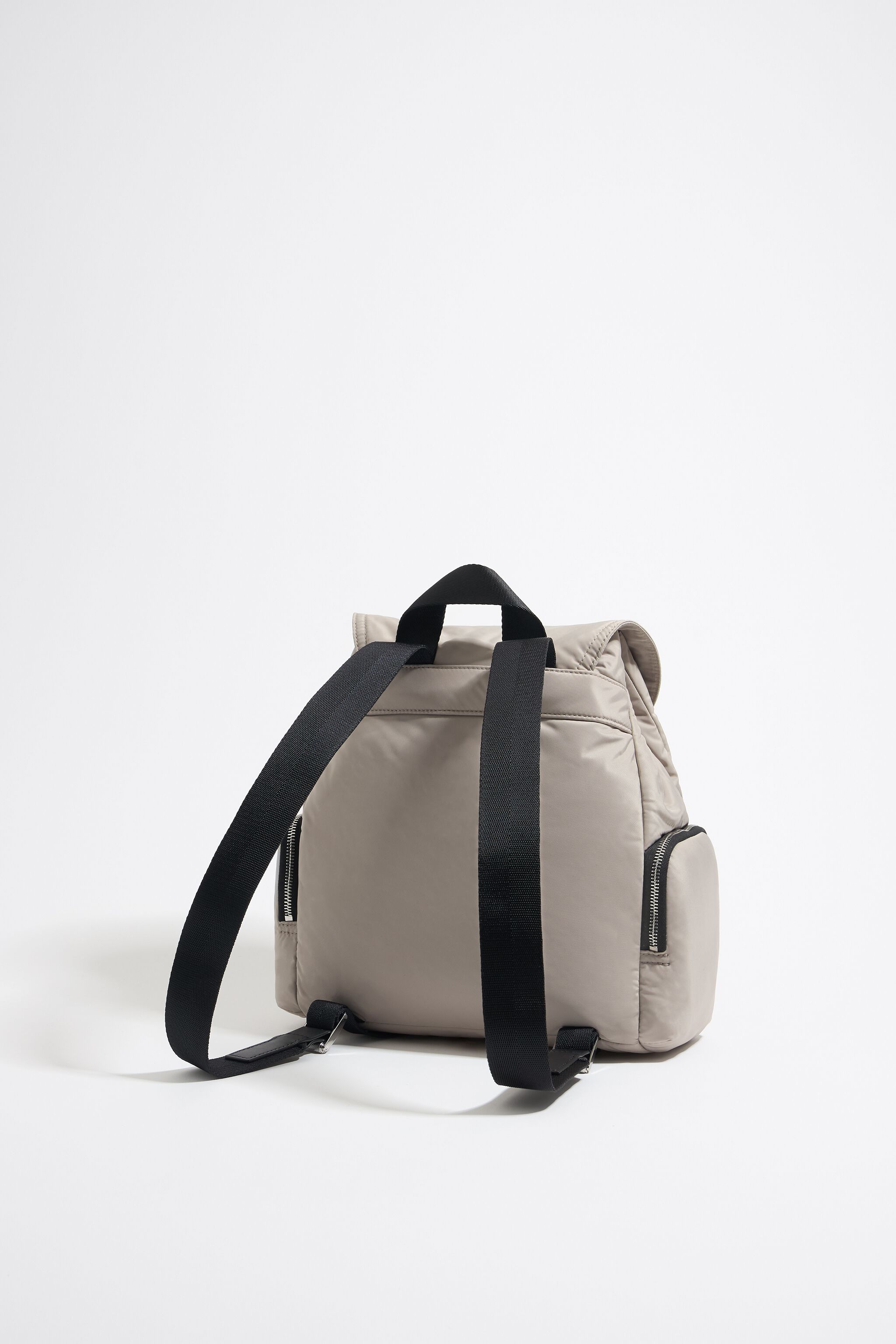 Mochila mediana arena