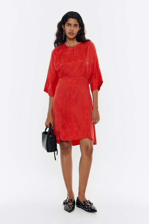 Vestido ajustado vuelo rojo Vestido ajustado vuelo rojo