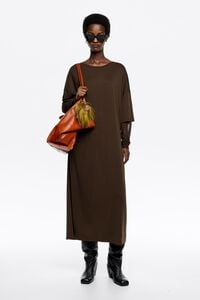 Vestido manga tul marr&oacute;n oscuro