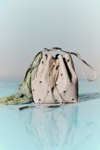 Bolso bucket Carlino grande piel Palms arena