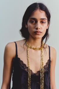 Collar cadena y flecos metal dorado envejecido