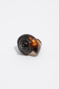 Anillo caracola resina &aacute;mbar