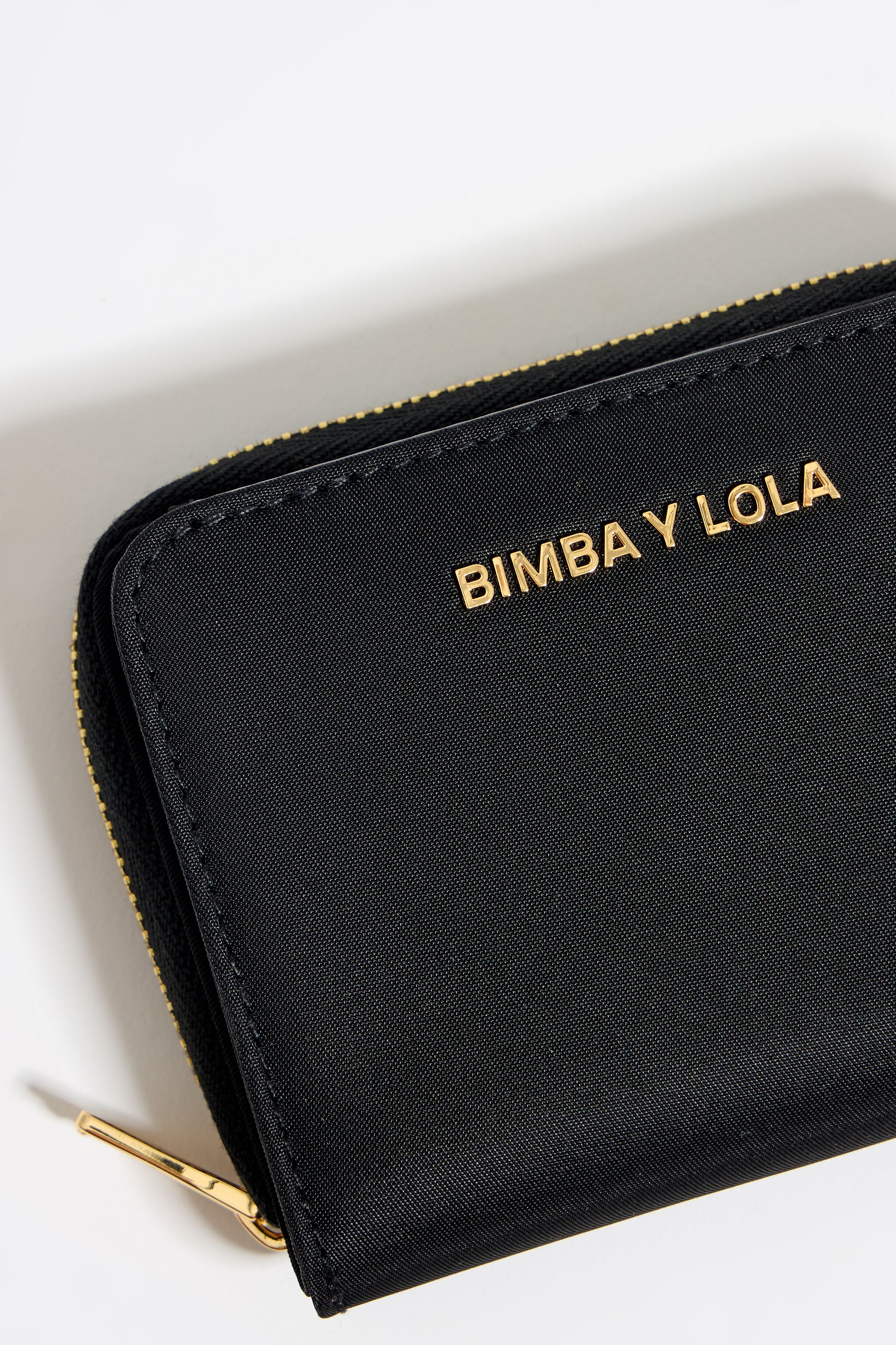Cartera solapa nylon negra