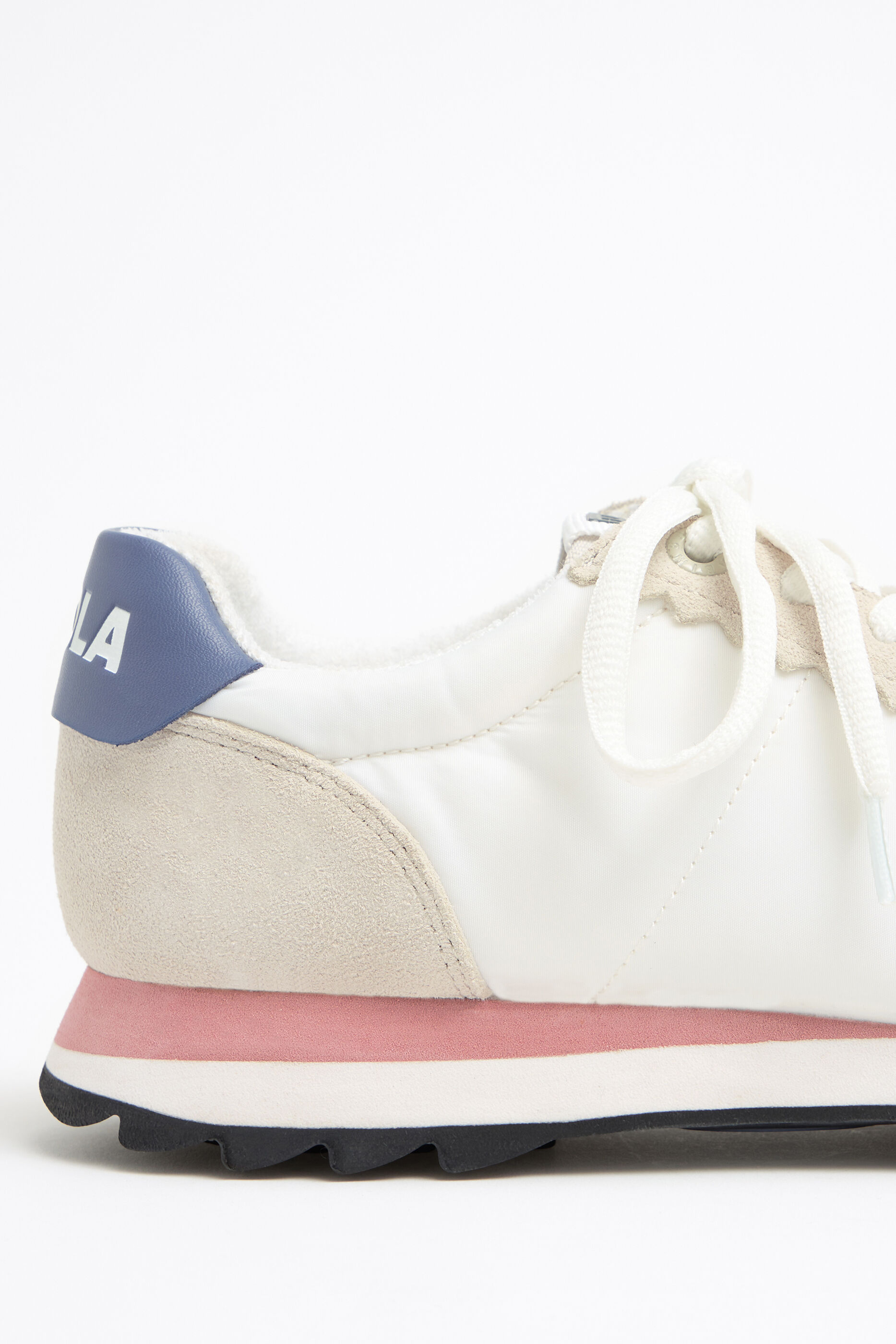 Deportiva retro blanca