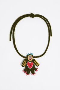 Collar crochet m&aacute;scara bordada verde