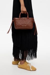 Minibolso trenzado piel nuez