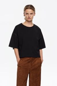 Camiseta punto roma pespuntes negra