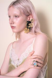 Pendientes hojas y espejos dorados