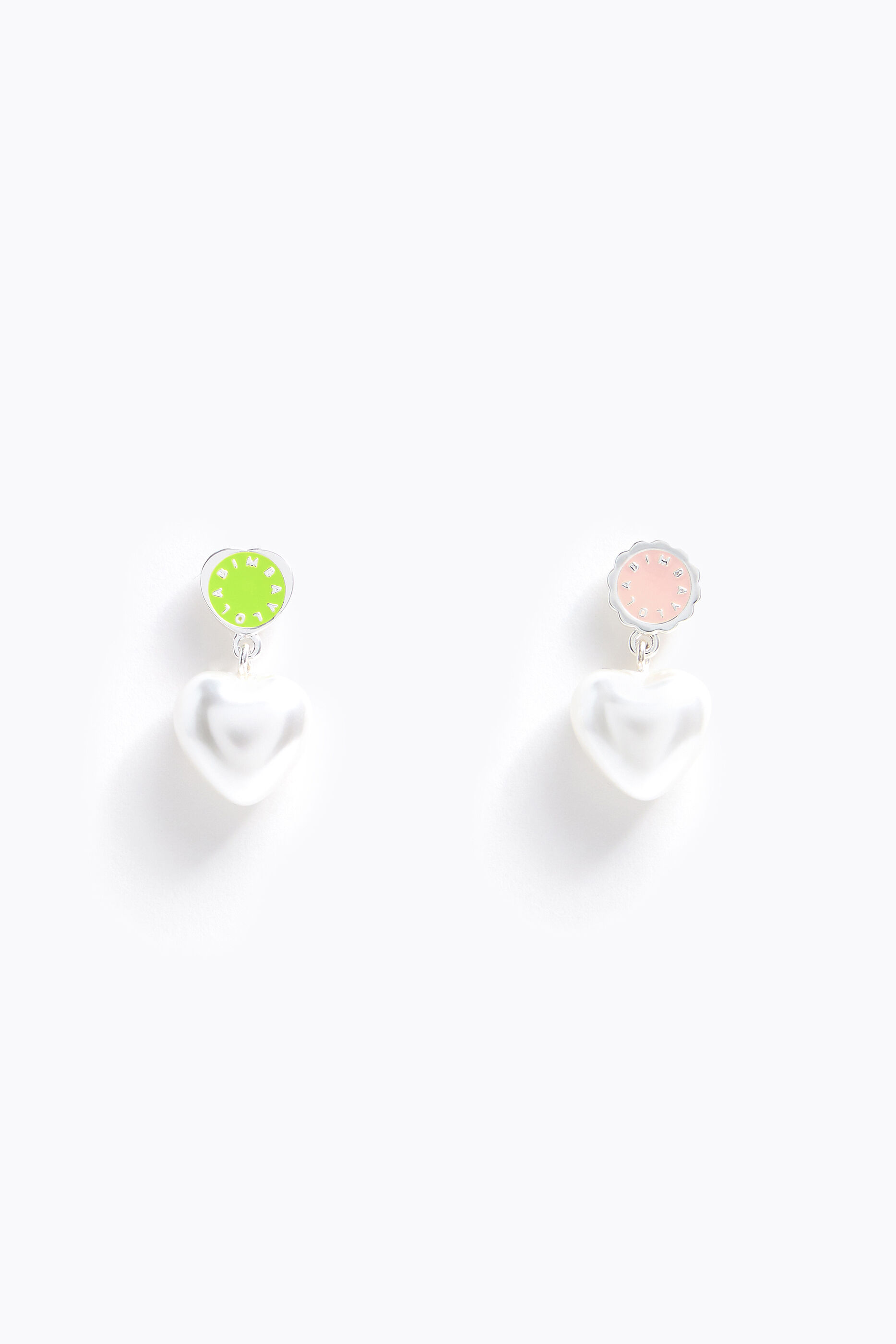 Pendientes logo perla corazón