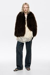 Abrigo oversize pelo marr&oacute;n oscuro