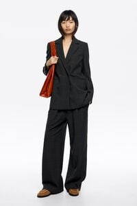 Pantal&oacute;n pinzas recto gris oscuro