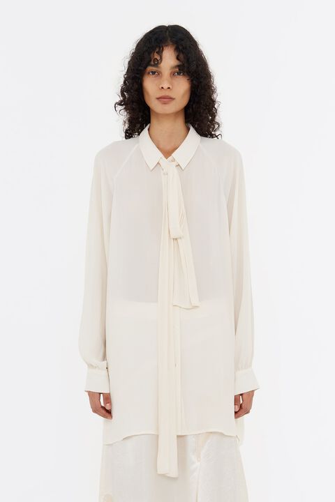 Blusa larga lazada crema Blusa larga lazada crema
