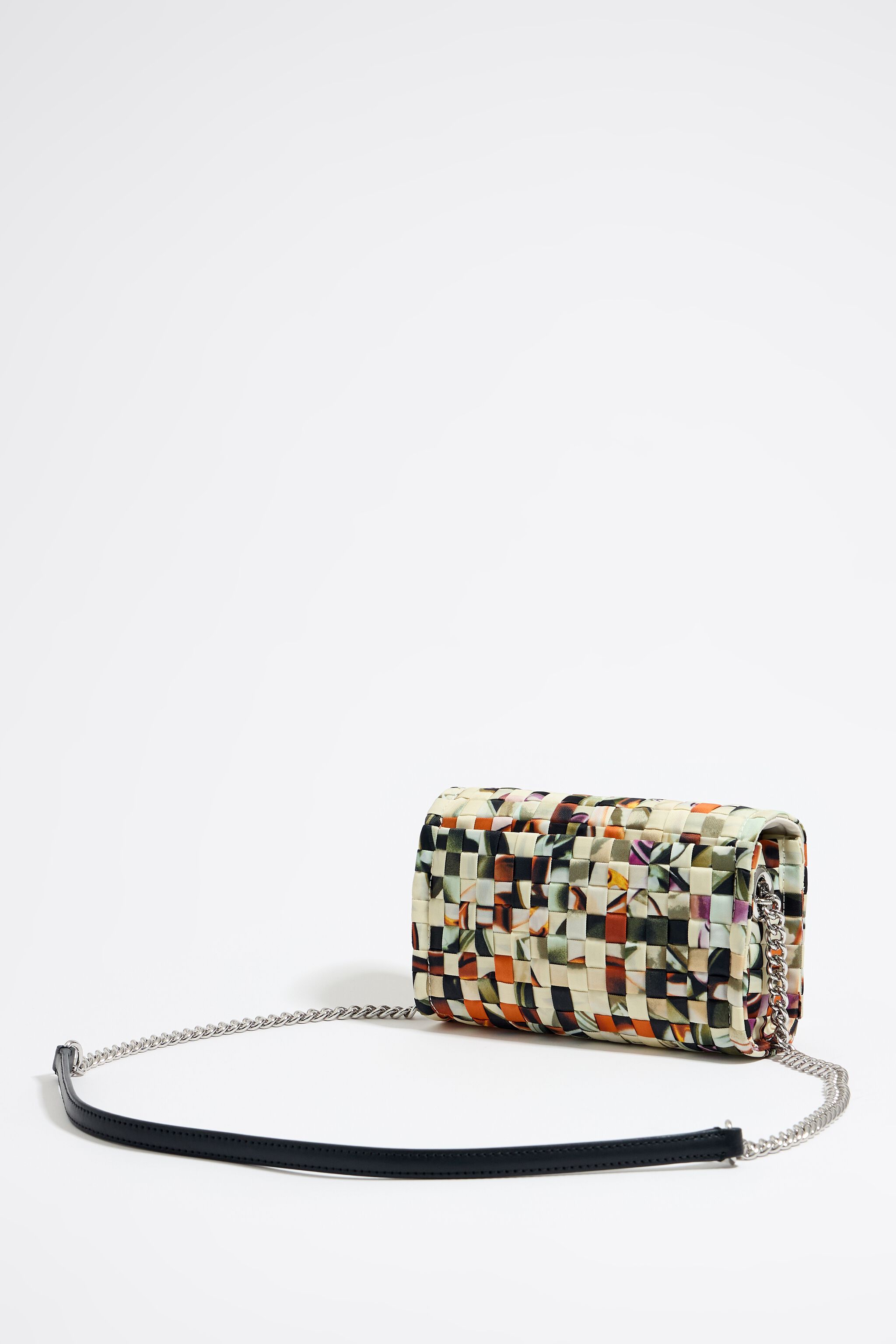 Bolso solapa mini nylon trenzado print Perfume