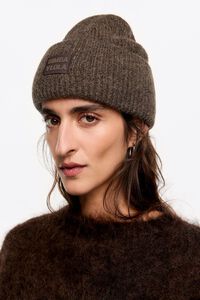 Gorro punto marr&oacute;n oscuro