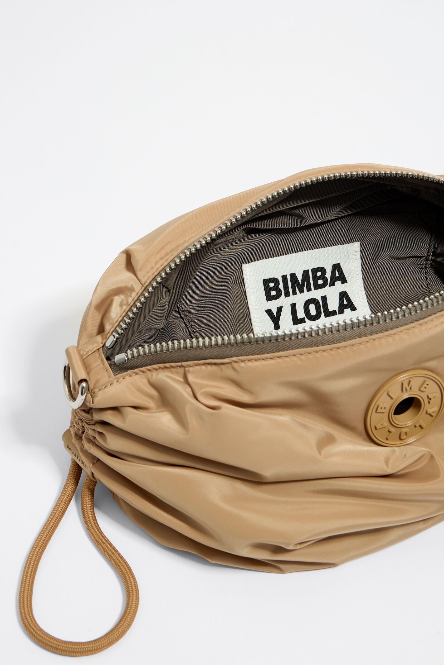 Bolso bandolera M frunces camel