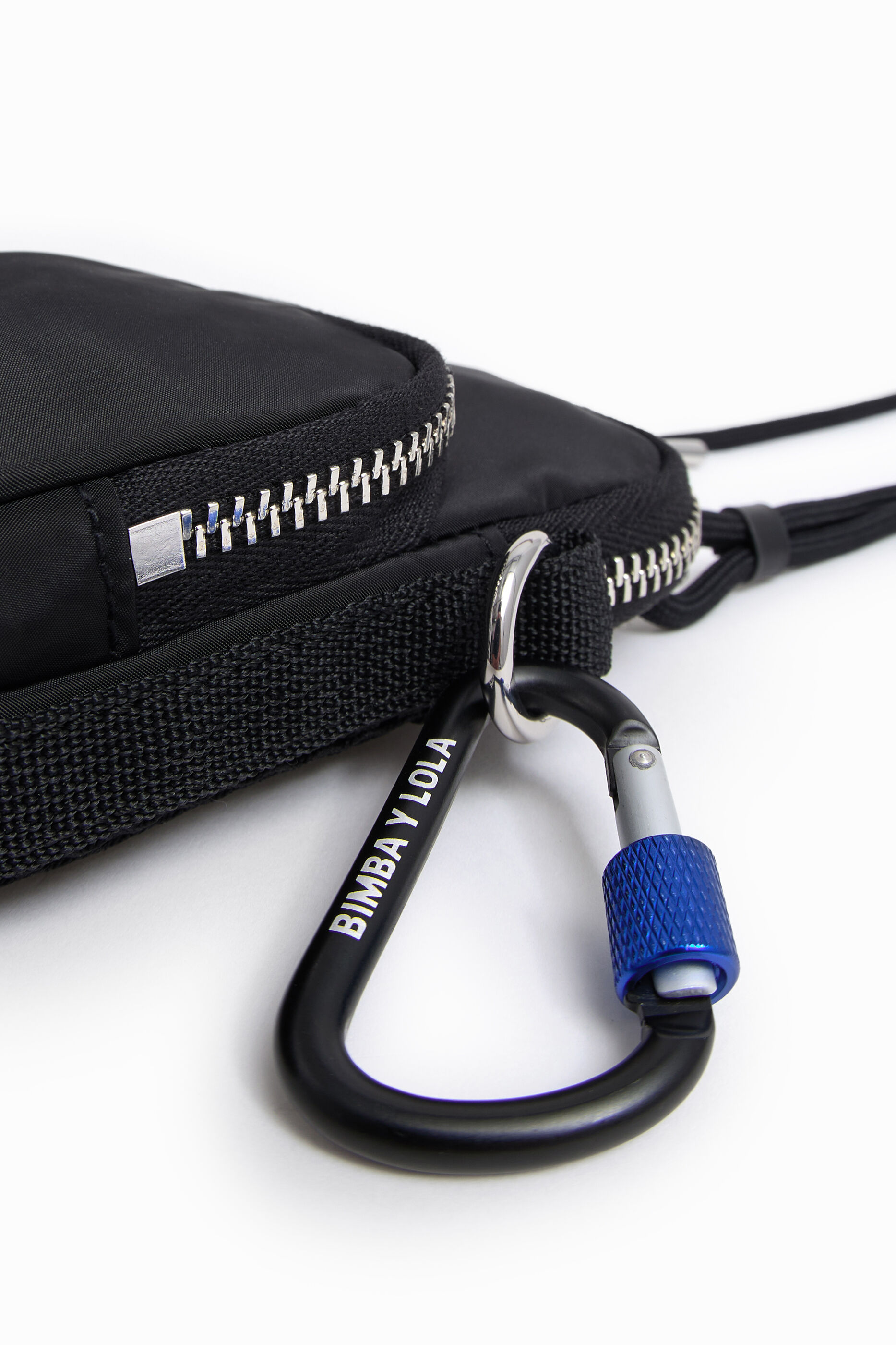 Carcasas y Bolsos para Celular de Mujer | BIMBA Y LOLA FW22