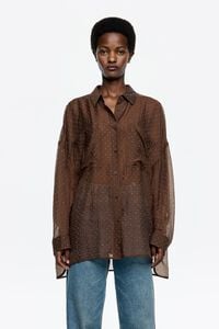 Camisa oversize mini piedras marr&oacute;n oscuro