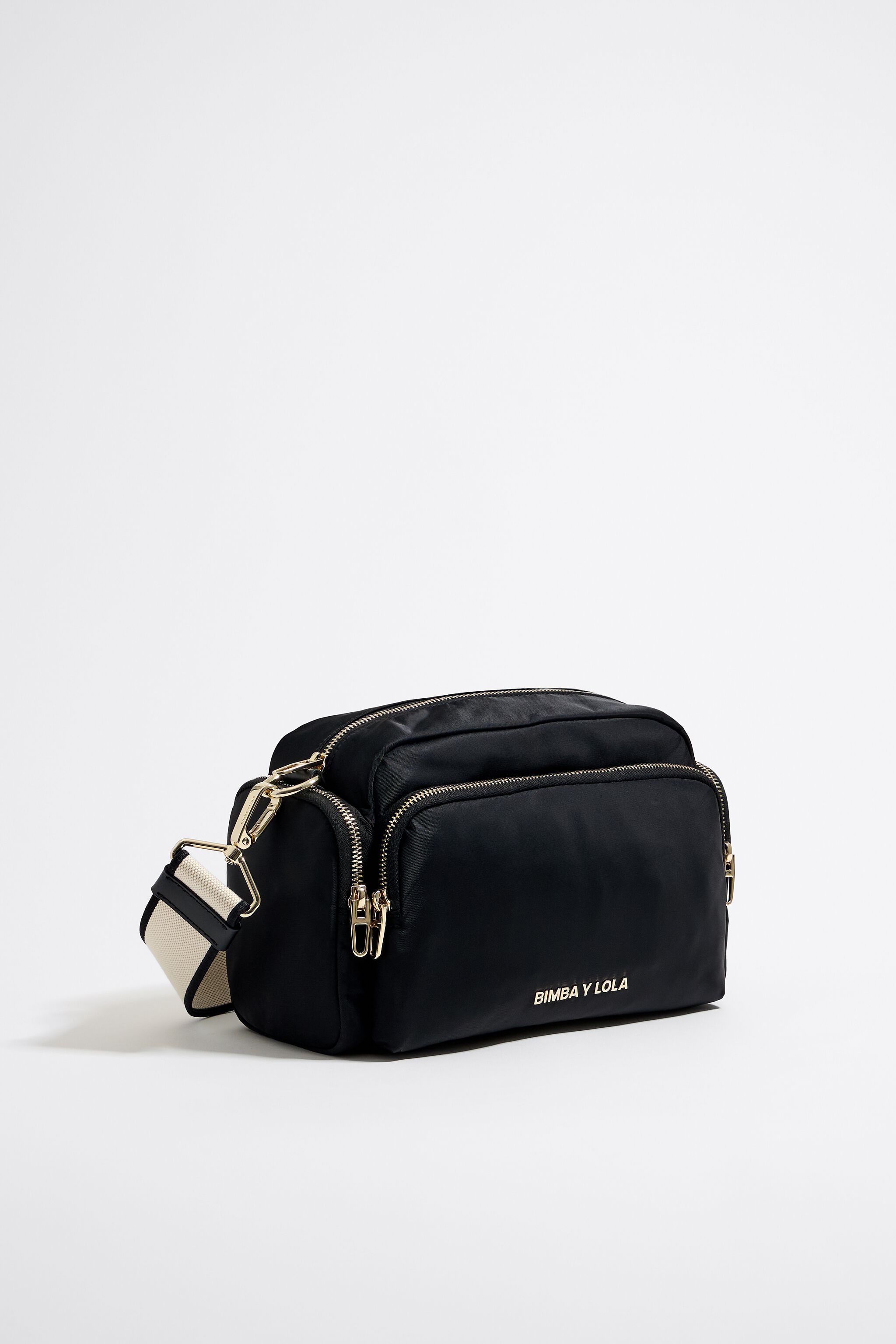 Bolso bandolera mediano nylon negro