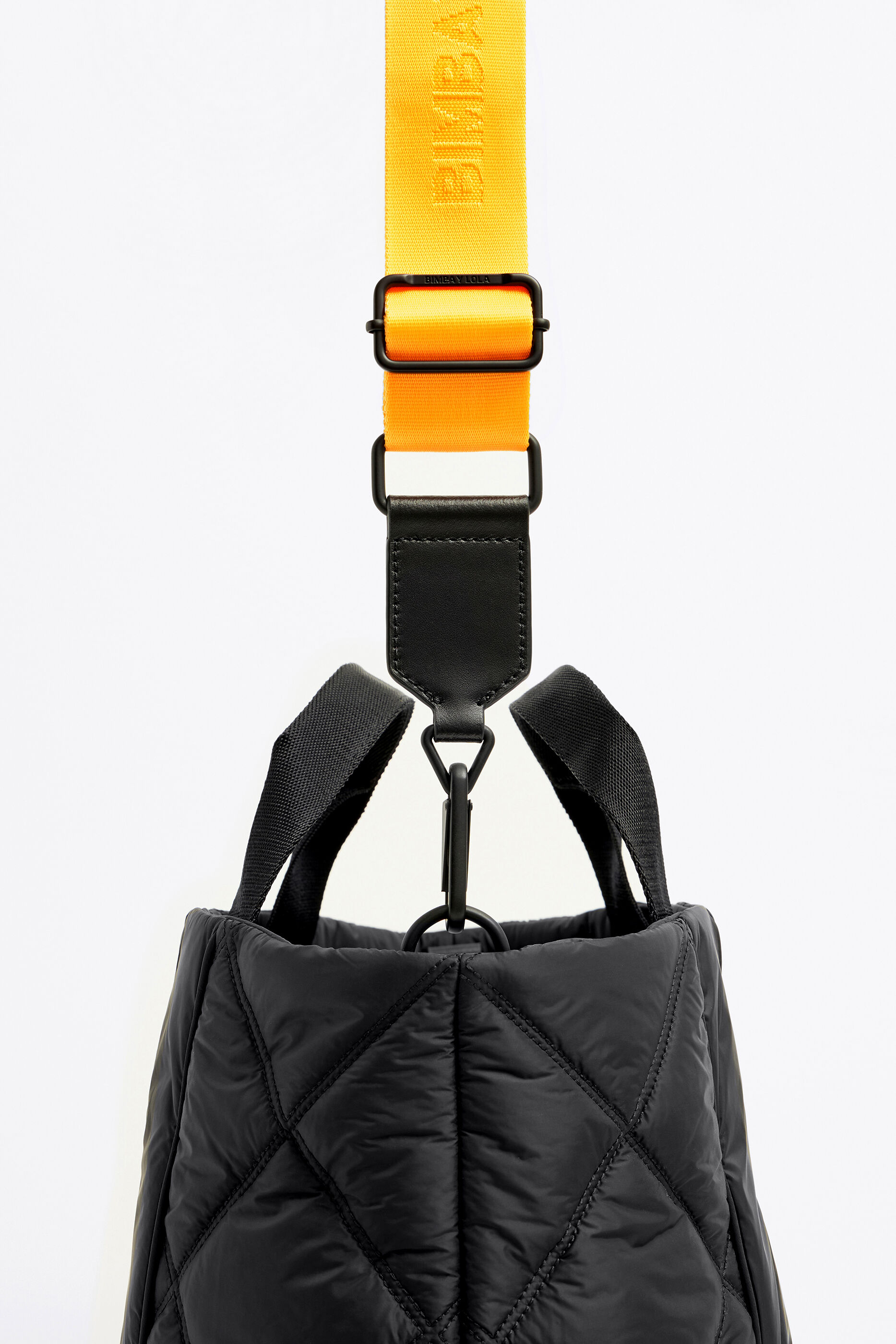 Carteras bandolera de mujer | BIMBA Y LOLA Otoño Invierno 2022