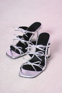 Sandalia tac&oacute;n piel plateada