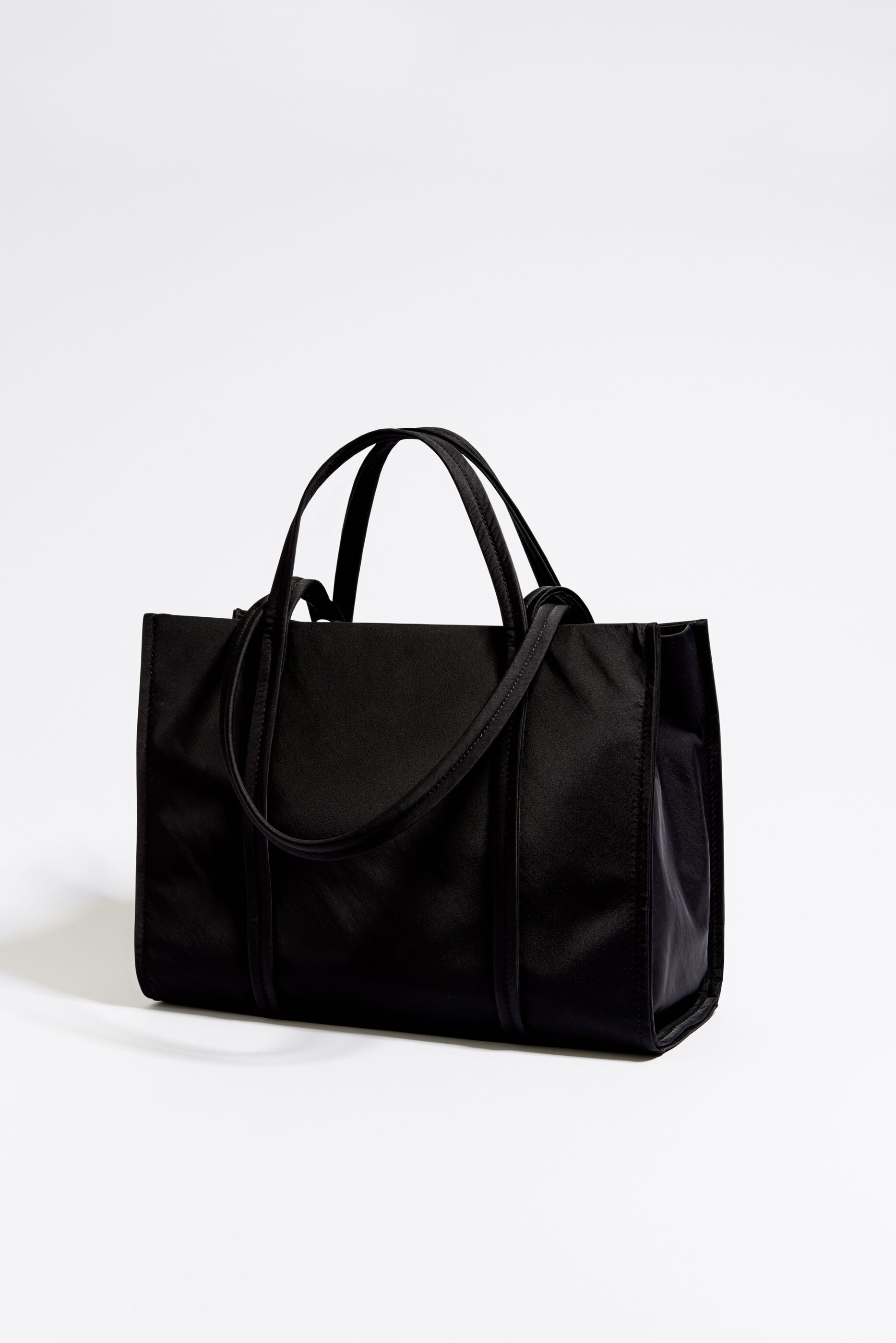 Bolso shopper l nylon negro bimba y lola new arrivals