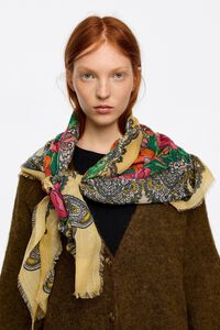 Chal lana paisley y flores amarillo