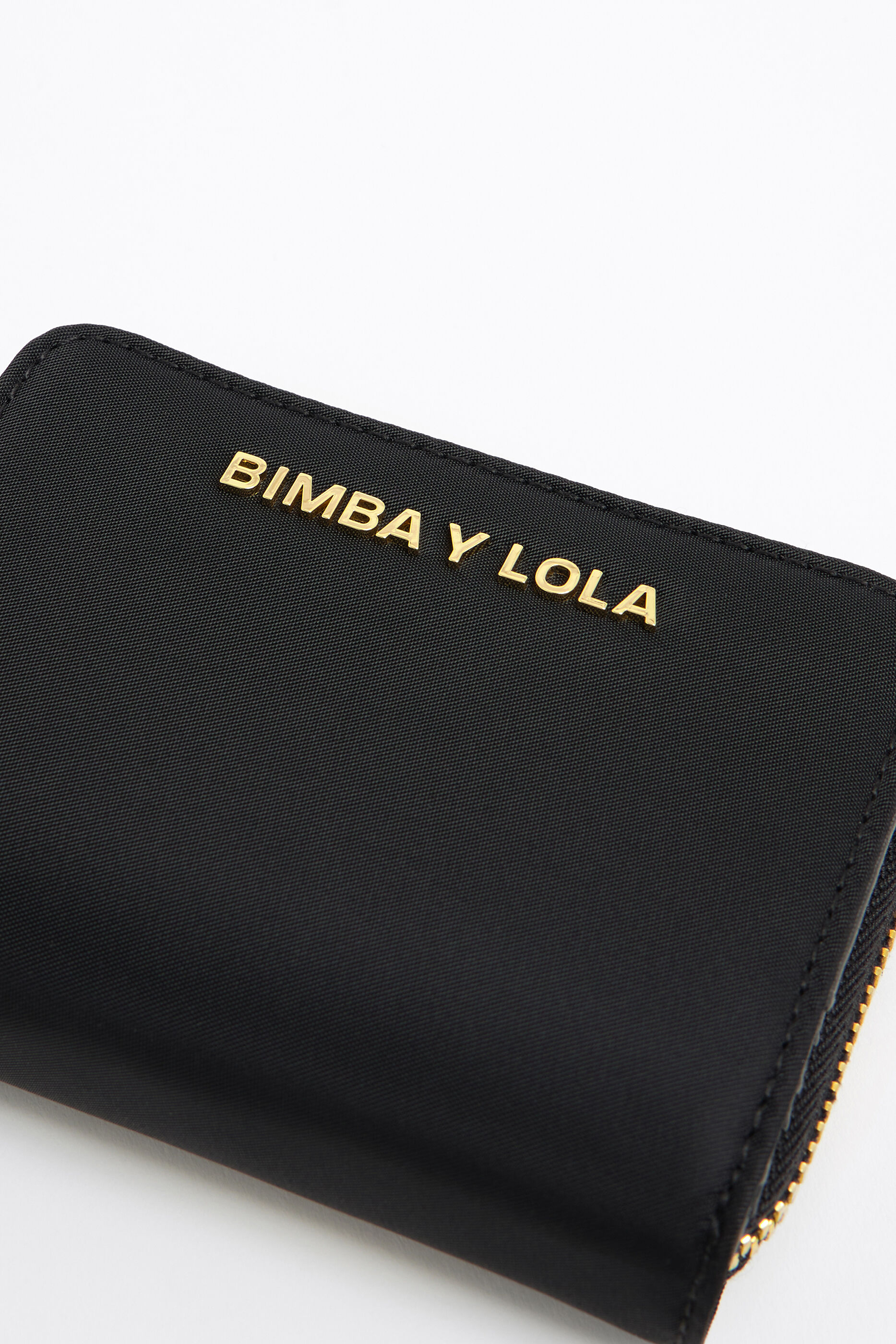 Cartera cuadrada nylon negra