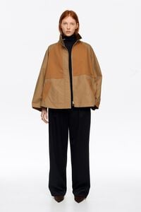 Gabardina bicolor l&iacute;nea A caqui