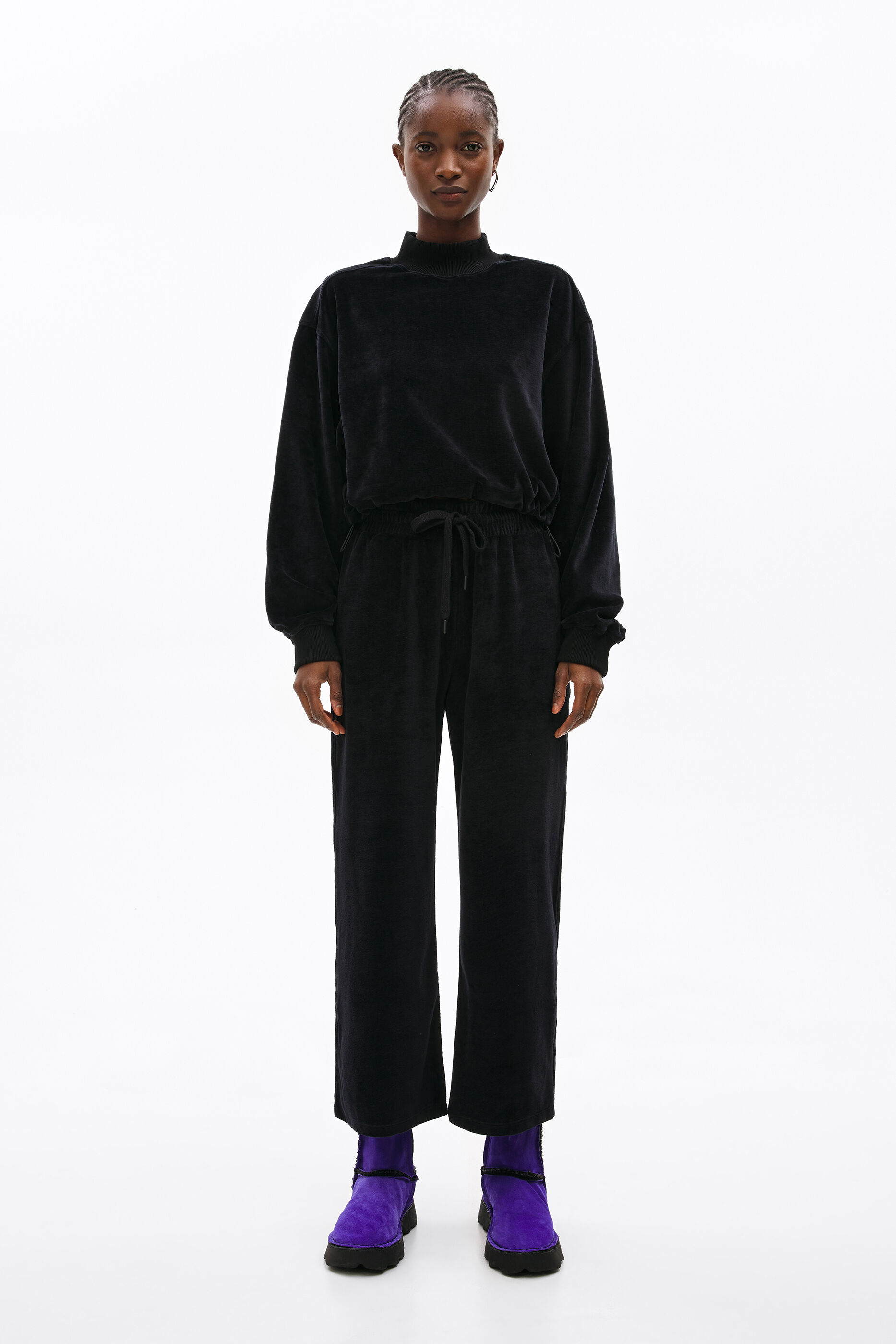Pantalón jogger terciopelo negro