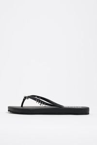 Chancla flip flop piercings negra