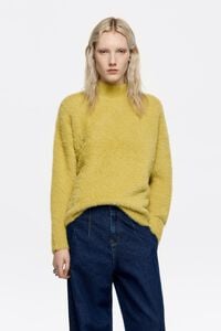 Jersey pelo escote subido mostaza