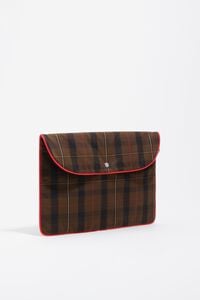 Funda port&aacute;til 13,5" gabardina encerada cuadros marr&oacute;n