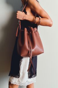 Bolso bucket Carlino grande piel nuez