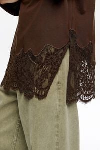 Camiseta oversize encajes marr&oacute;n oscuro