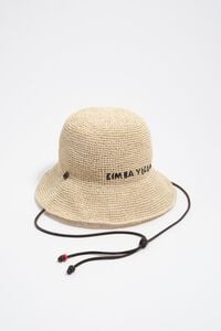 Gorro efecto rafia natural con piel