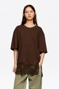 Camiseta oversize encajes marr&oacute;n oscuro