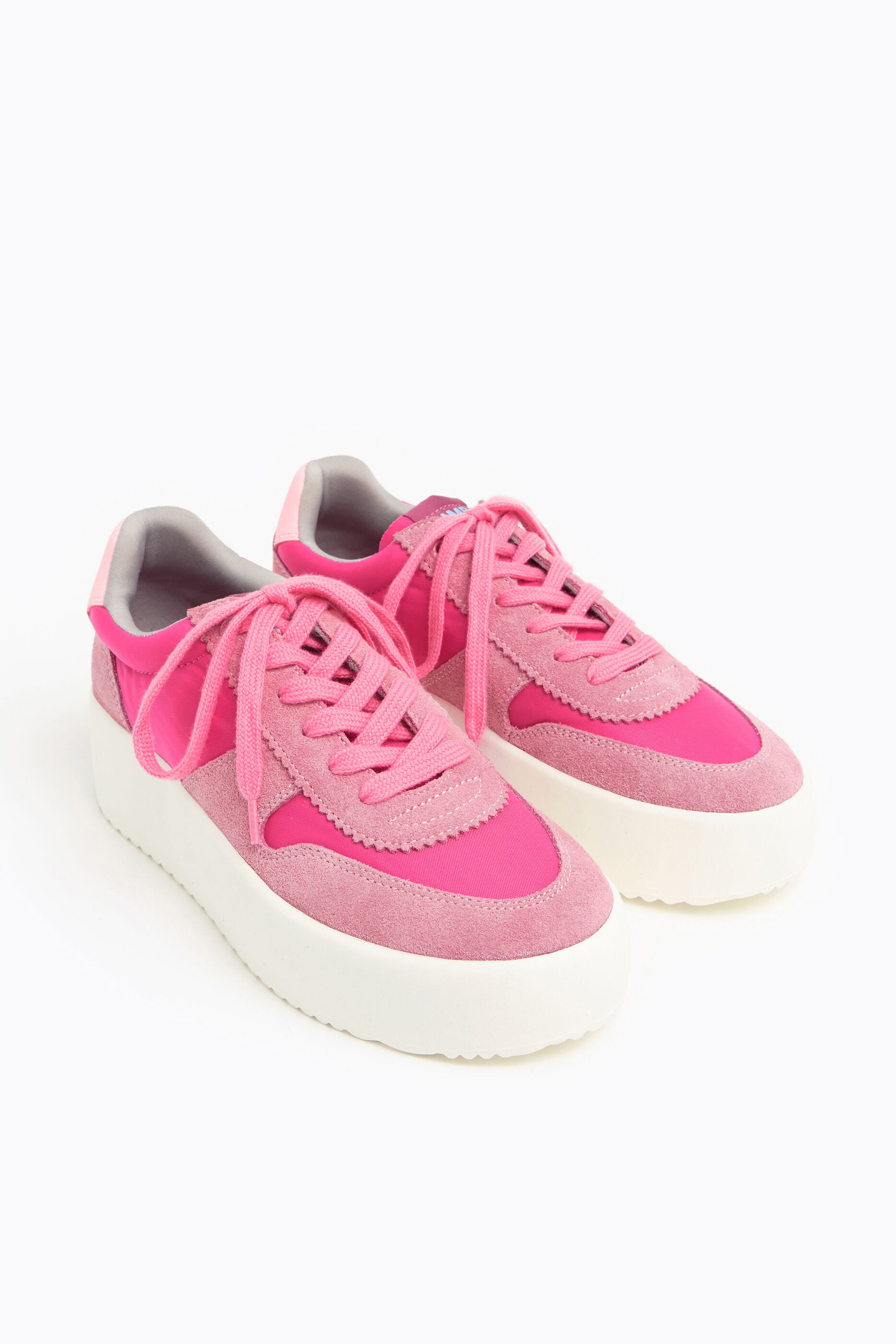 Deportiva plataforma rosa
