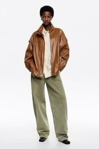 Cazadora oversize piel caramelo