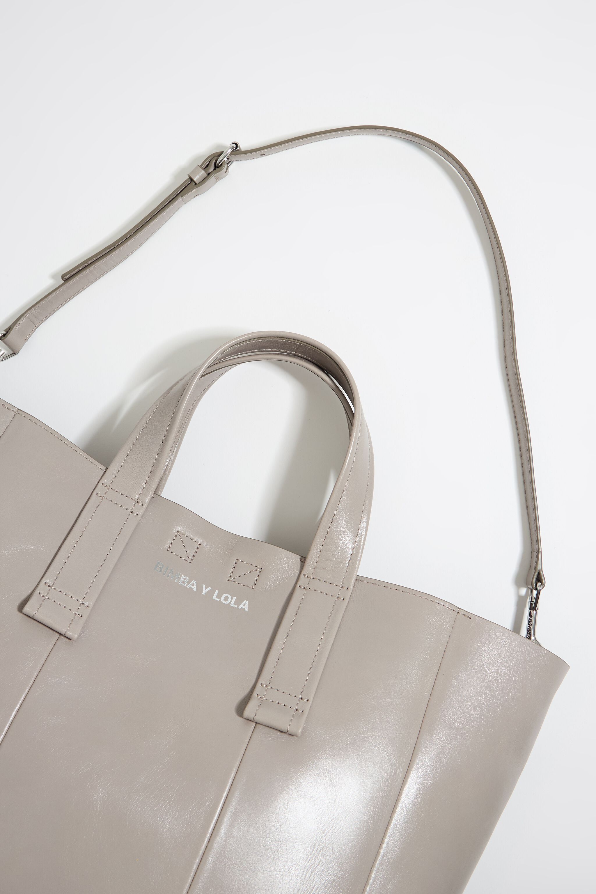 Bolso shopper grande piel gris verdoso