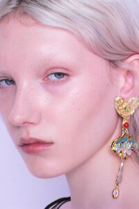 Pendientes coraz&oacute;n textura dorado