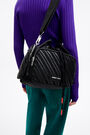 Bolso saca L trenzado negro Bolso saca L trenzado negro